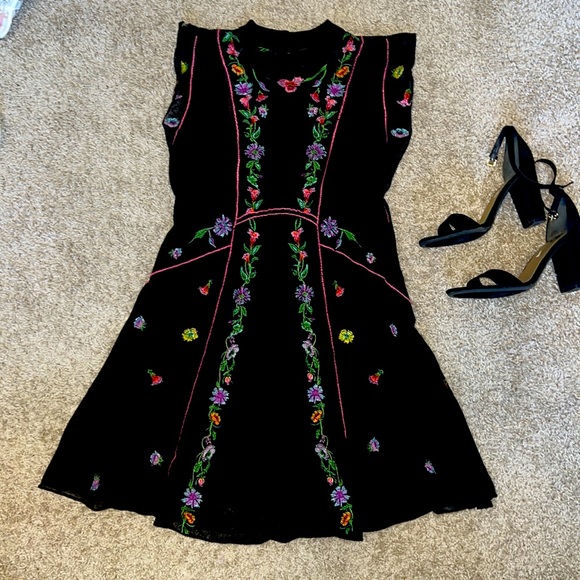 Free People Dresses & Skirts - Free People Embroidered Dress